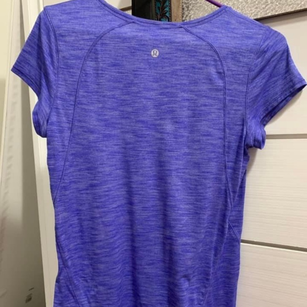 Lululemon Tee